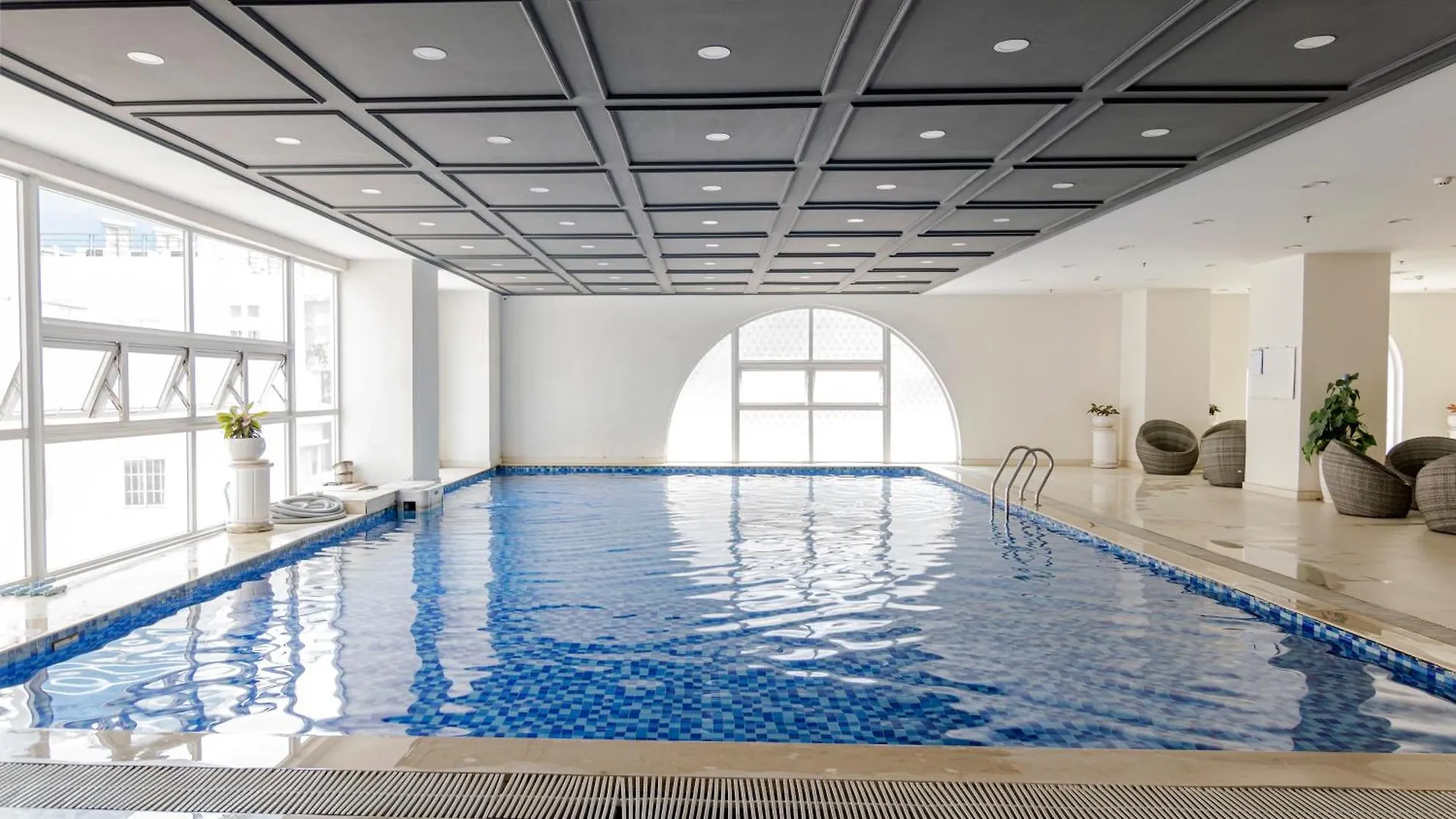 The Luxury Grand Riverside Apartment City Center Хошимин
