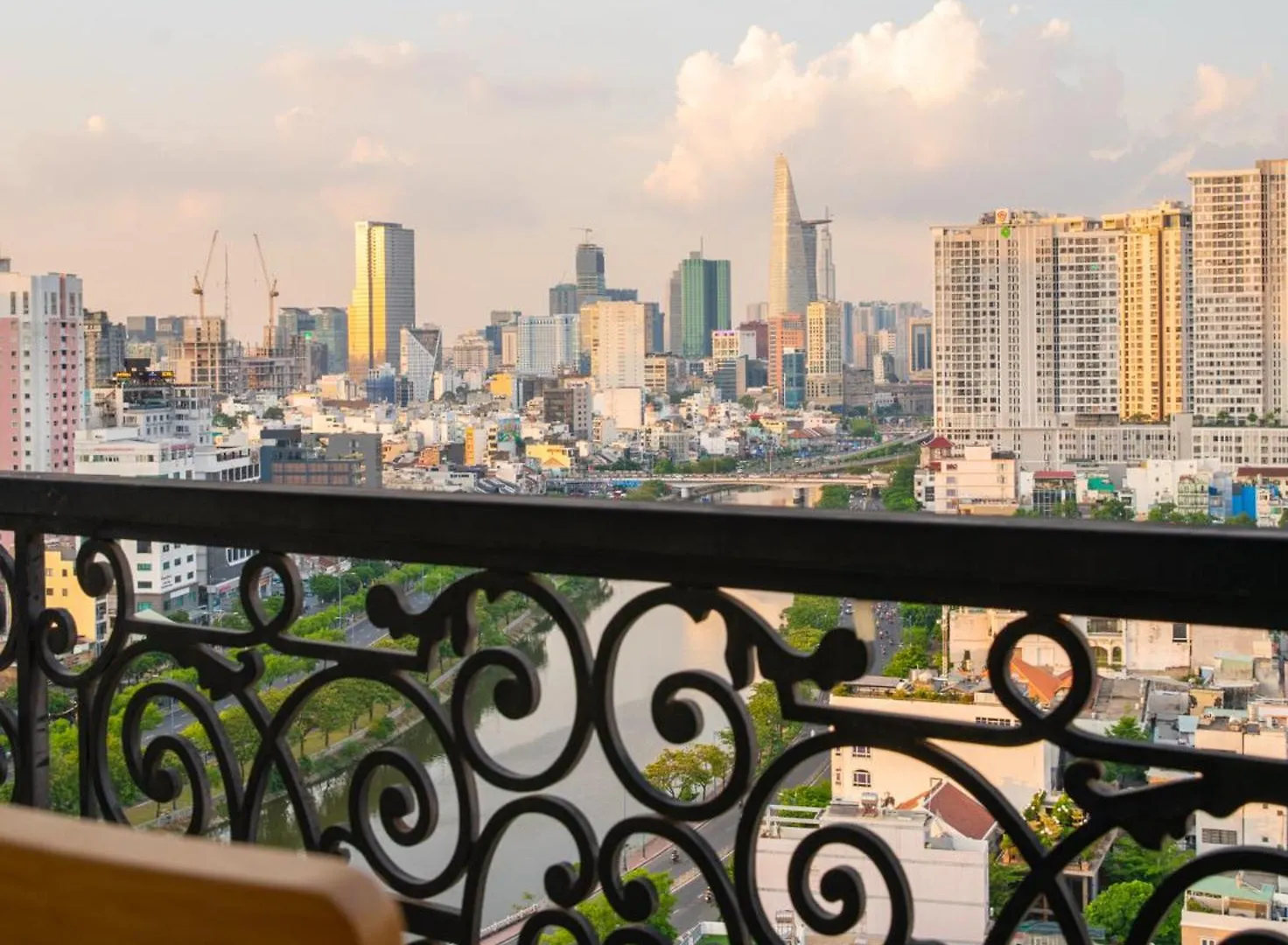 The Luxury Grand Riverside Apartment City Center Ho Chi Minh City