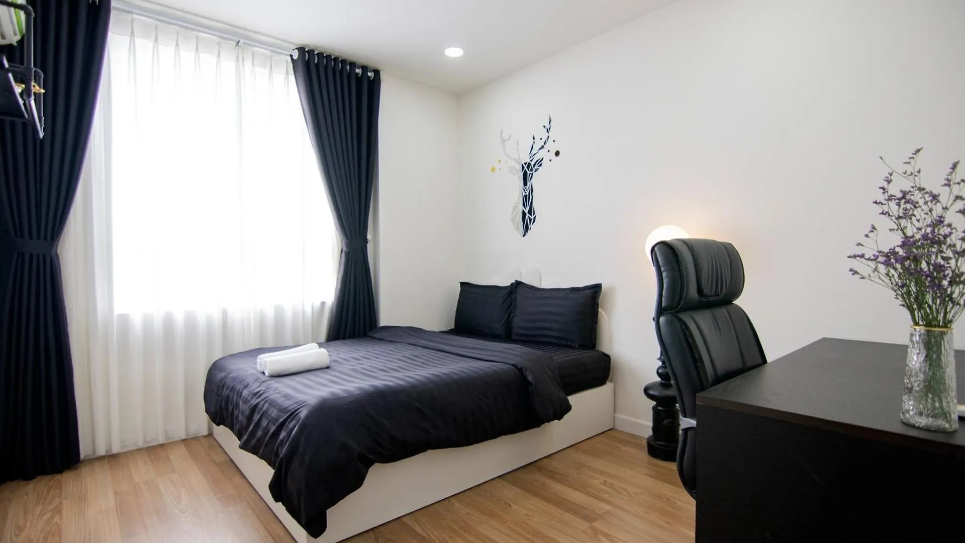 The Luxury Grand Riverside Apartment City Center Хошимин